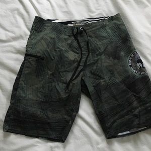 Volcom board shorts 33